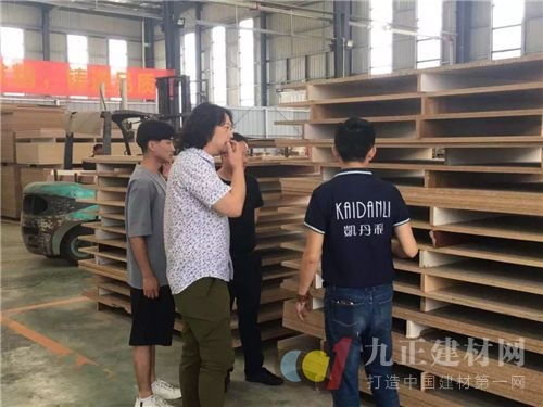 共話合作，智造未來 熱烈歡迎迪拜陳總蒞臨依威工廠考察指導(dǎo)